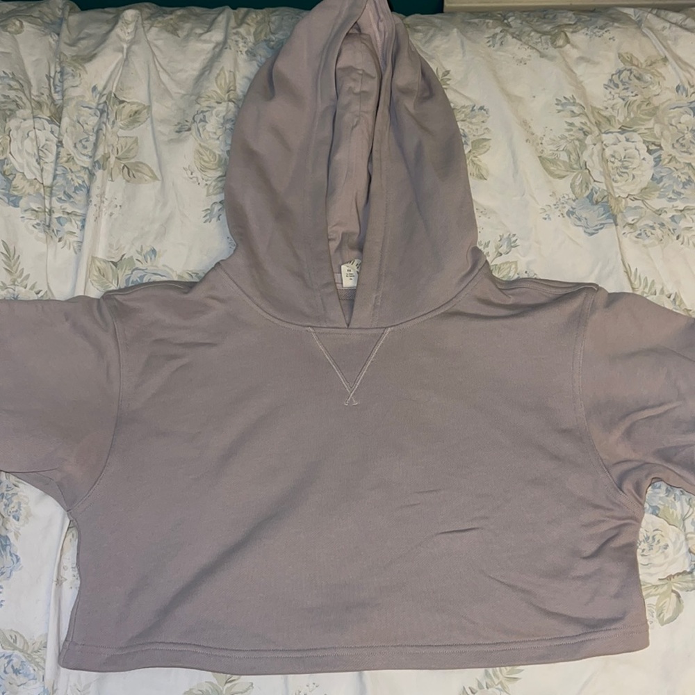 Light purple Lululemon cropped sweatshirt, Size 4